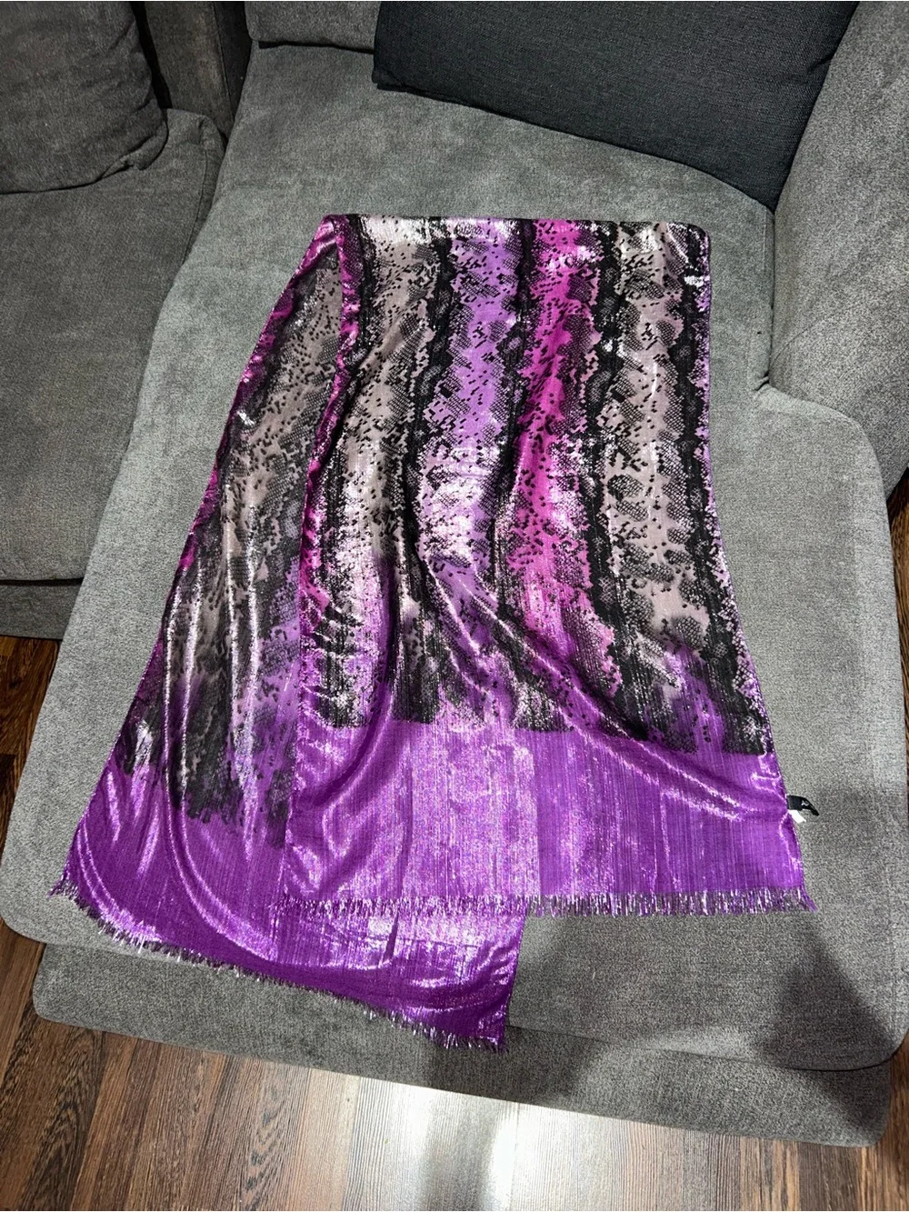 Vintage Apt. 9 Purple/ Black Patterned Women's Scarf/Wrap/Pashmina-metallic